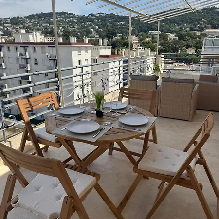 Apartamento T2 Rénové Avec Grande Terrasse