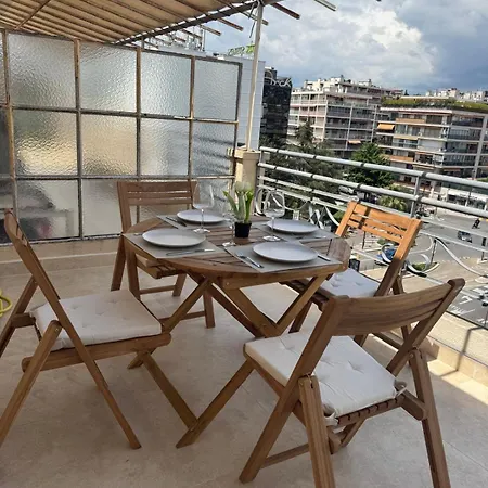 T2 Rénové Avec Grande Terrasse * Le Cannet