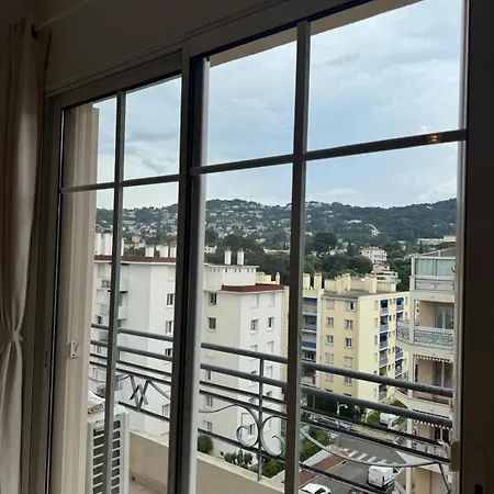 T2 Renove Avec Grande Terrasse דירה *
